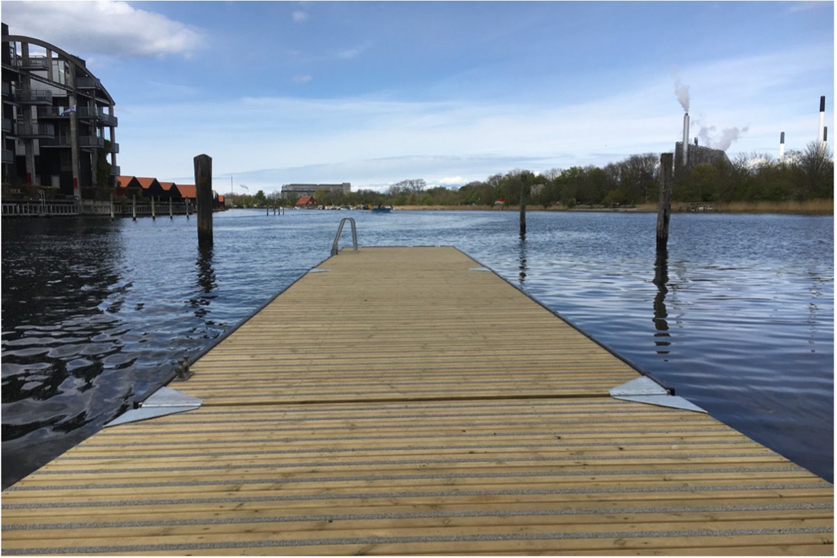 Any decking can be non-slip ✅ 

Anti-Slip Decking inserts can be retrofitted into existing decking, a great option for decking that’s not yet ready to be replaced but needs updating to keep its users on their feet.  

Request your sample today > gripsure.co.uk/products/safes…