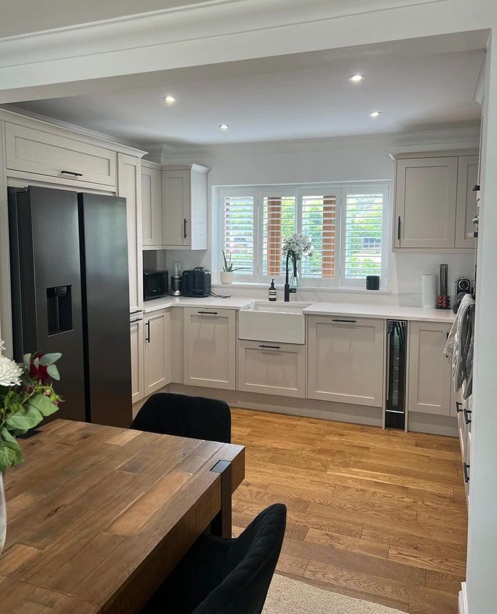 This Transformation Tuesday we are so excited to share this kitchen project by JT Carpentry featuring our EP103 Golden Oak 🤩

Golden Oak makes the design pop, fitting in perfectly with the rustic oak in the dining room, &amp; perfectly complementing the shaker-style kitchen!