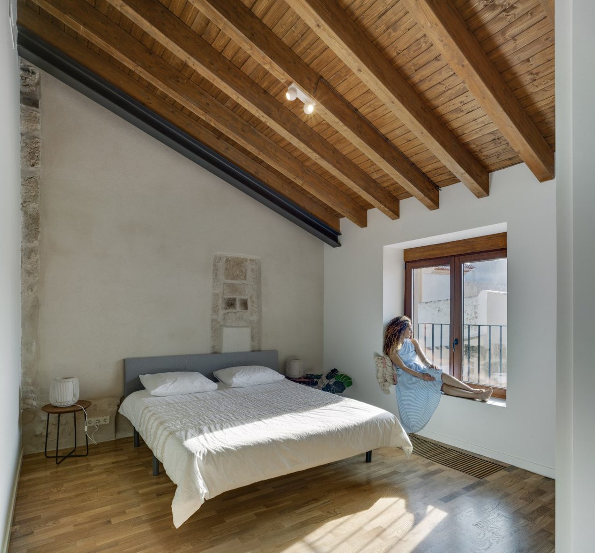 Maderayconstruc's tweet image. CASA TOSCA. Reforma de una vivienda del Siglo XII en el centro de Xàvea 👉 ow.ly/krNa50Q3Jqr

#Arquitectura Ghadban de Pascual architects 📷 David Frutos #Arquitecturademadera #MaderayConstrucción