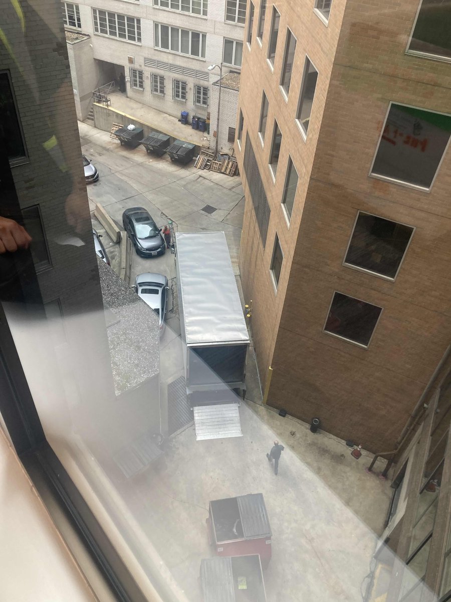 eAssetSolutions's tweet photo. Our boys clogging up them DC alleyways like big macs do arteries and finessing them trucks like threaded needles💯 Mad skillz, mad crew, mad efficient🔥
#washingtondc #ewaste #roadcrew #gogreen #pennsylvaniaavenue #alleyways #circulareconomy #reduce #reuse #recycle #tuesday #dmv https://t.co/Ije5Hso2DL