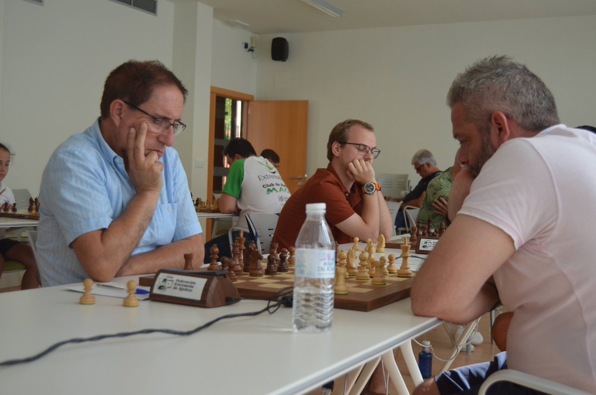 FIAExtremadura's tweet photo. 🆕 Nueva jornada del I Cerrado Promoción Nacional en el CID de Guareña 

♟️ ¡A por otro día más de ajedrez! 🙌🏽 https://t.co/uJab5tAvrW