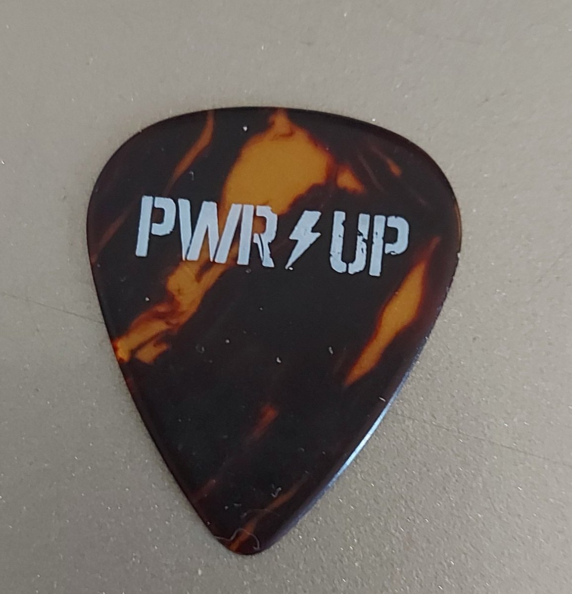 J4Ystewart's tweet image. I had a great chat with @cosmokazi
One of, if not, the best in the business! 
#lightingdesigner #lightingdirector 
@acdc #ACDC #PWRUPTour #wembley
Thanks for the pick, Cosmo! 
#StevieYoung doing an amazing job keeping that rhythm section tight for #Mal and the boys!