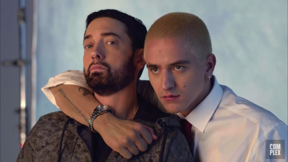 📸 Eminem with Slim Shady without AI