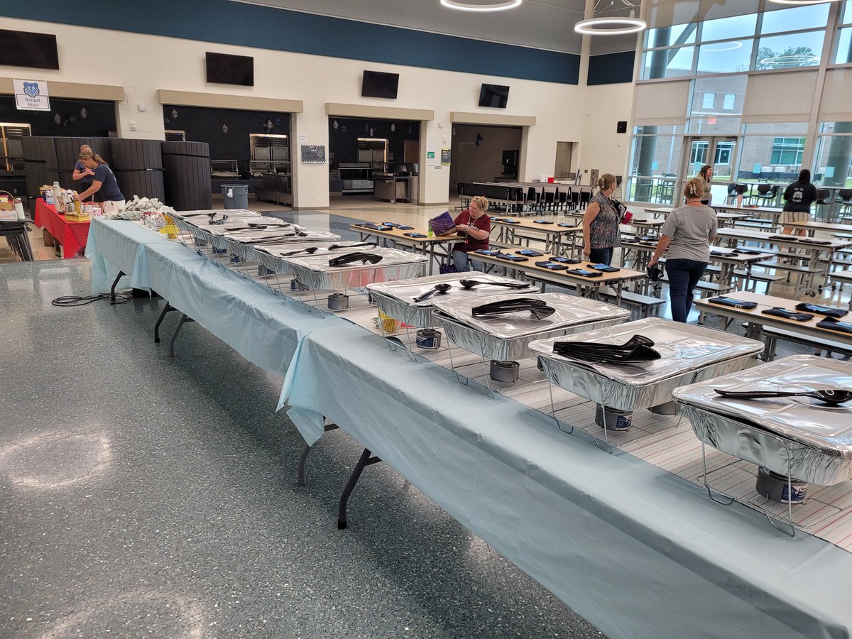 BeechwoodMiddle's tweet photo. We are so thankful for our amazing Beechwood Middle School PTO for the delicious breakfast they set up for us today! It was the perfect way for our Bengal teachers to start back to school! πππ #TogetherAtTheBeech https://t.co/70DBIHVBG5