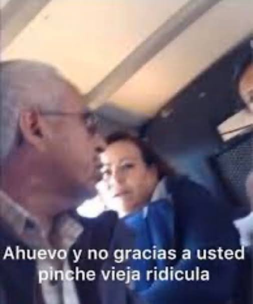 Rhevolver's tweet photo. Prisca Awiti cuando Ana Gabriela Guevara la felicite por la medalla de plata https://t.co/zupBOwBpM0