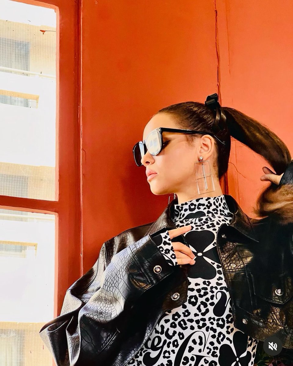 ur_aliar's tweet photo. ooh bratz stylin how we feel~   #LUMINASelcaDay https://t.co/NazcO13UDz