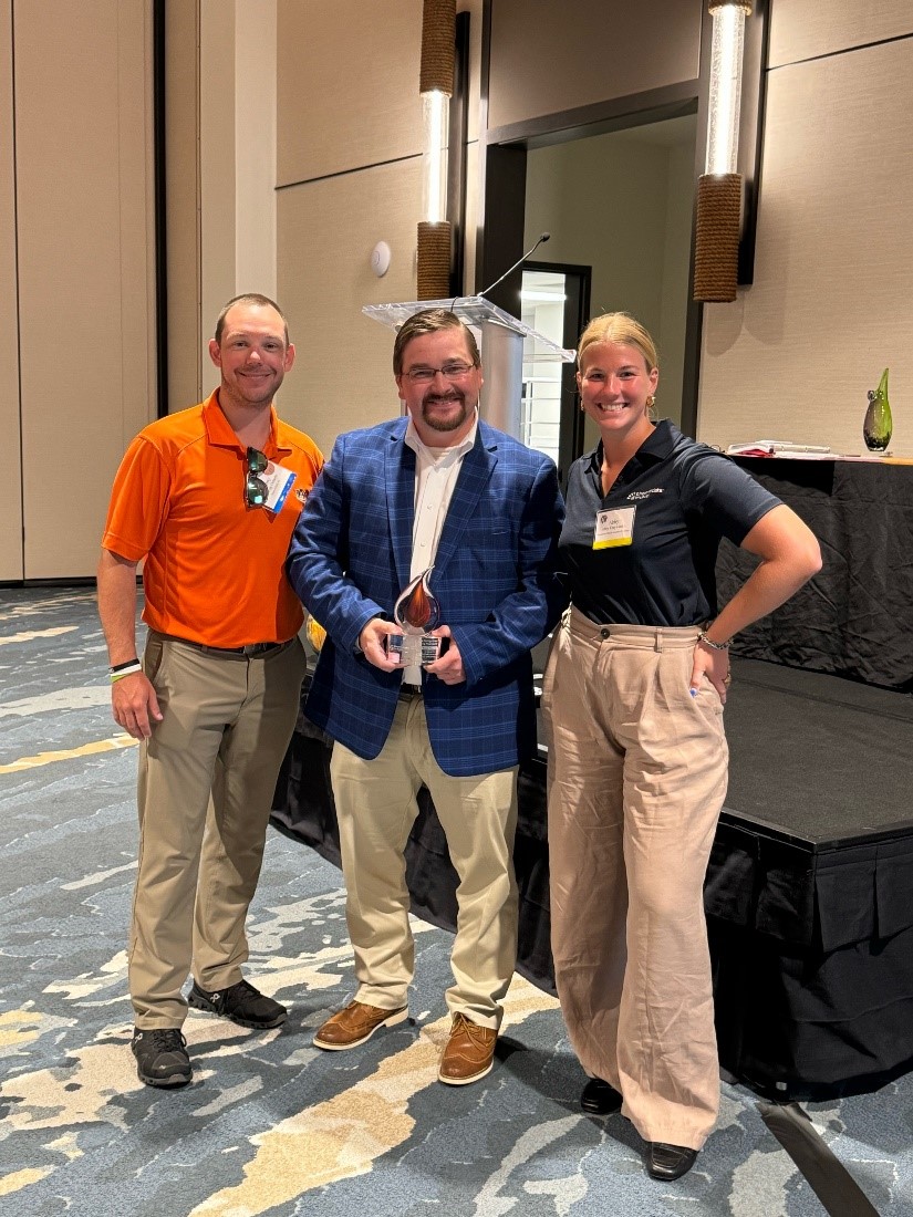 Congratulations to Robert Ross Woods, PharmD, on being the recipient of the Distinguished Young Pharmacist Award. He received his award at the Alabama Pharmacy Association Awards Ceremony.