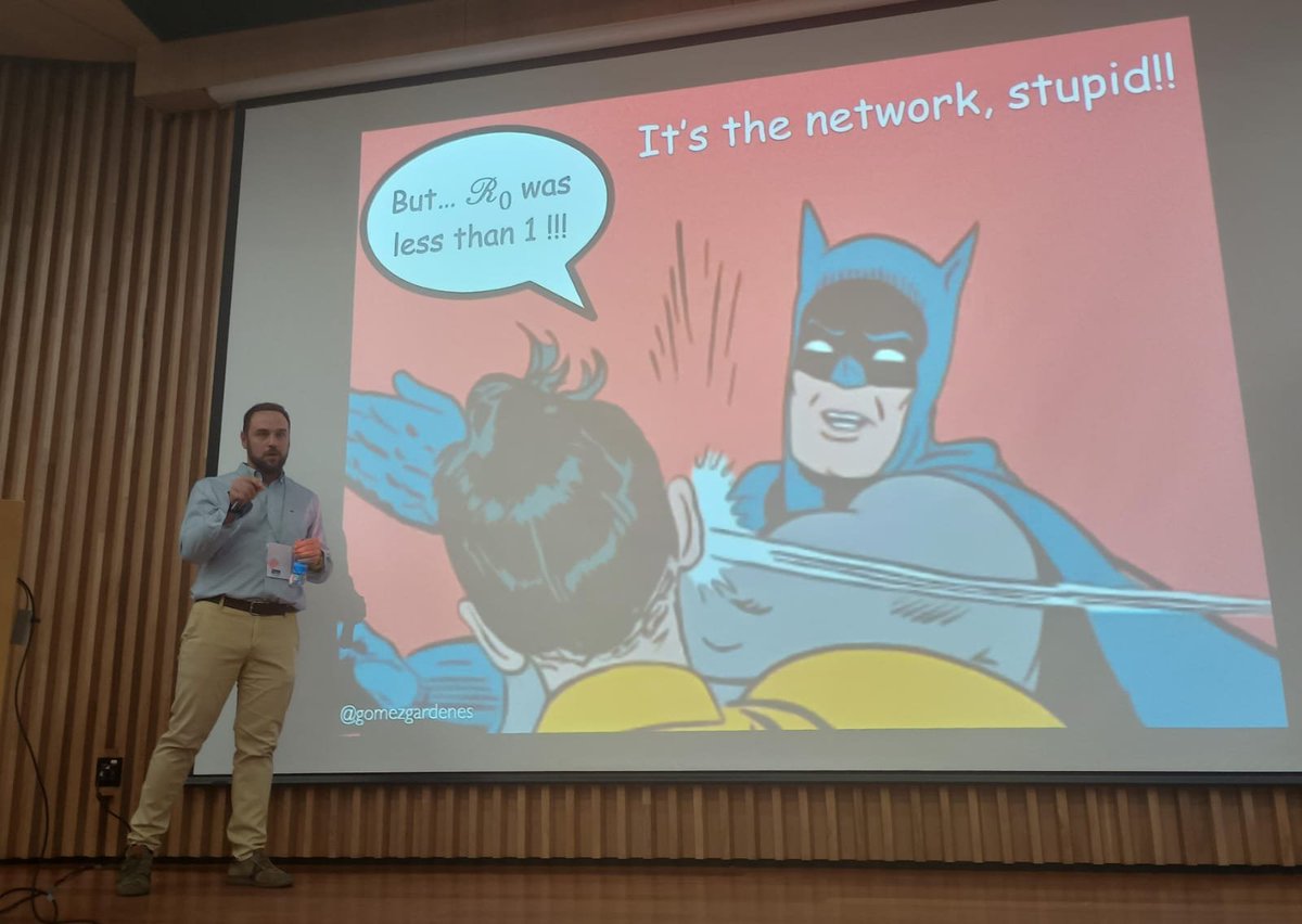 Cierra la mañana del 2º día ENREDANDO <a href="/gomezgardenes/">Jesus Gomez-Gardeñes (@gomezgardenes.bsky.social)</a> con una introducción sobre redes complejas y su aplicación a Epidemias. <a href="/LanetConference/">LANET</a>.