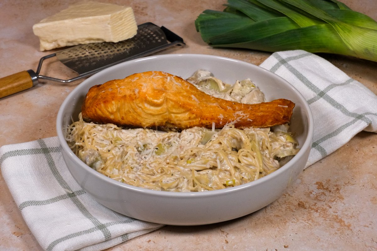 ConcernedCook's tweet image. My Creamy Artichoke and Salmon Pasta recipe features @floridamilk and gut healthy ingredients you should try for dinner tonight.

Recipe: floridamilk.com/in-the-kitchen…