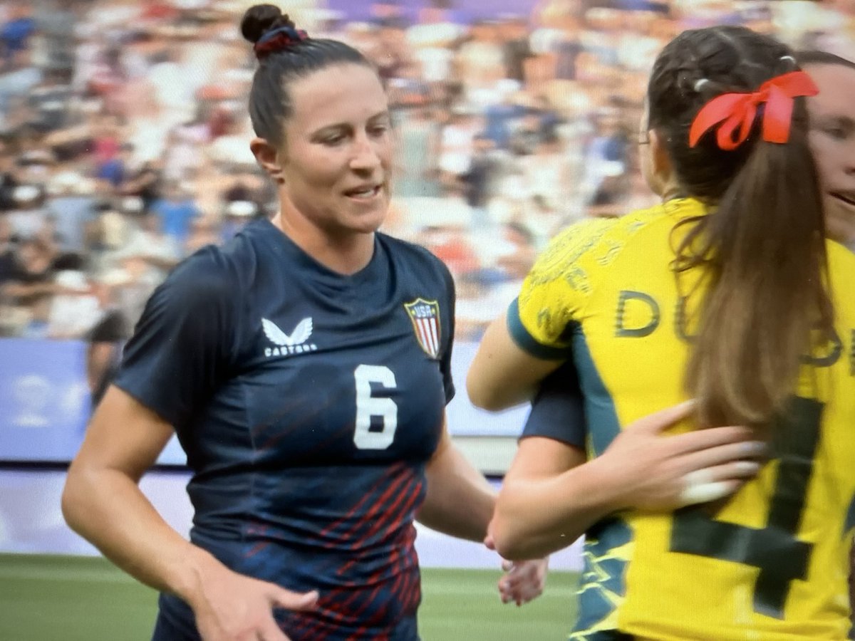 OVCSports's tweet photo. Congrats to @EIU_Panthers alum Lauren Doyle (@Ldoyle2009)  on winning the 𝗕𝗥𝗢𝗡𝗭𝗘 🥉 medal with @USARugby‼️

#OVCit | #PARIS2024 https://t.co/P8pAcAOyrk