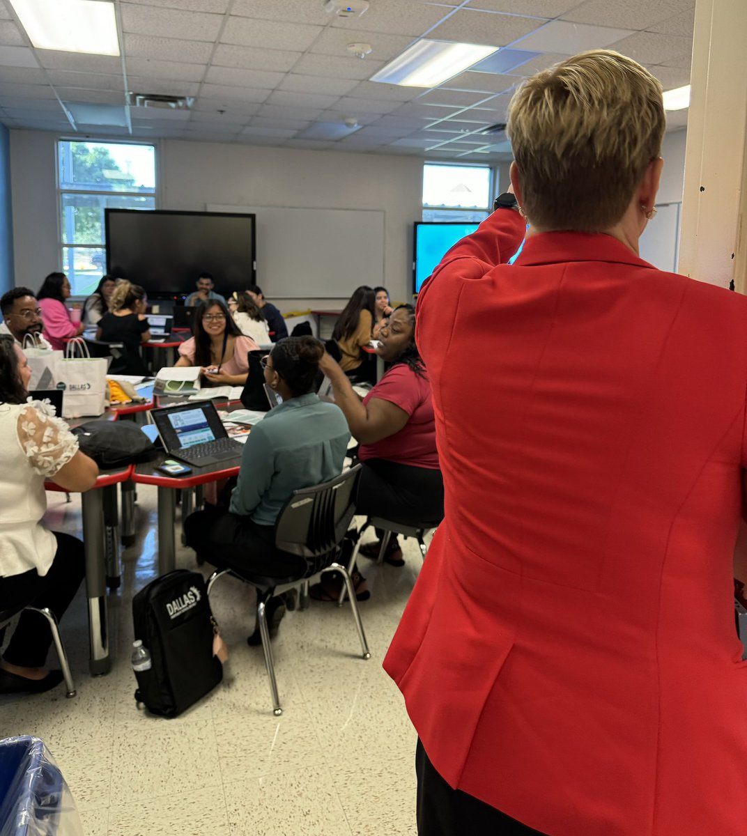 Dr. Elena S. Hill (@drelenashill) on Twitter photo Thank you Chief <a href="/AngieGaylord/">Angie E. Gaylord</a> for welcoming new teachers to their content sessions today! 🙌🏽 Thank you Chief <a href="/AngieGaylord/">Angie E. Gaylord</a> for welcoming new teachers to their content sessions today! 🙌🏽