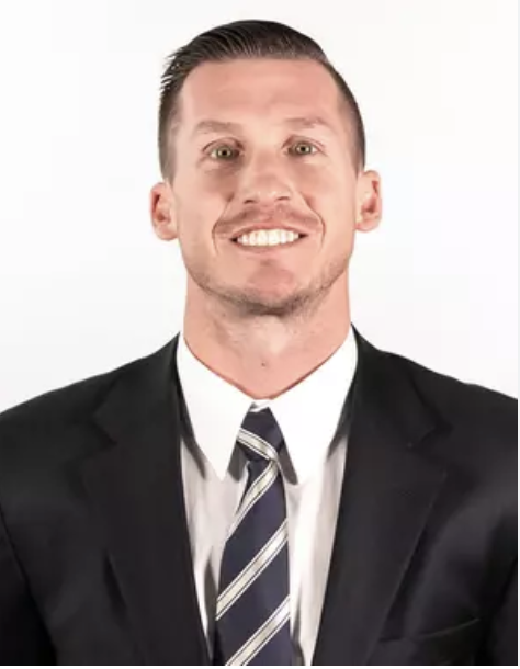 PeteThamel's tweet photo. Sources: Utah State is promoting Kyle Cefalo to the program's offensive coordinator and play caller role. He'll still coach wide receivers for Utah State in 2024, as he'd been the CO-OC and wide receivers coach prior. He's tutored all-conference WR Jalen Royals. https://t.co/KcwdvYUpSY