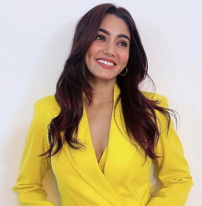 BiggbossKaTadka's tweet image. Who will win the show?

Like for #SanaMakbul
RT for #RanvirShorey 

#BiggBossOTT3 #BiggBoss 

Like.                        RT.