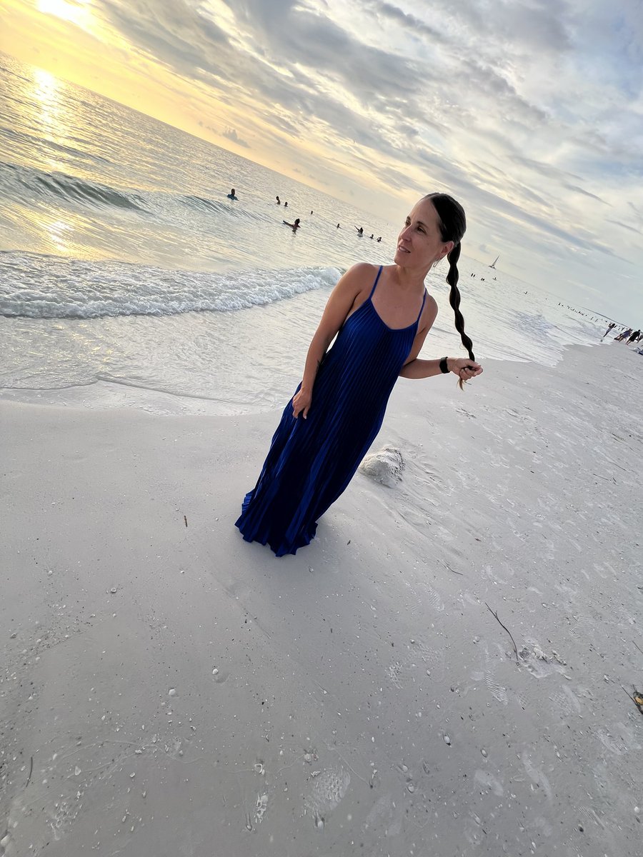aleighd01's tweet photo. Beach https://t.co/NRQqENEKz9