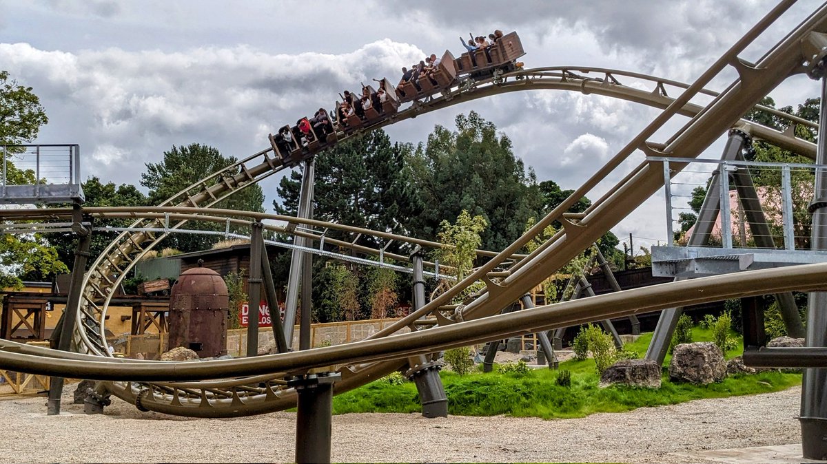 codetocoaster's tweet image. Great to get on Gold Rush at Drayton Manor! It felt surprisingly longer than expected. Cycle 2 (dropping backwards) in the front row was particularly good! Perfect addition to the park! @DraytonManor