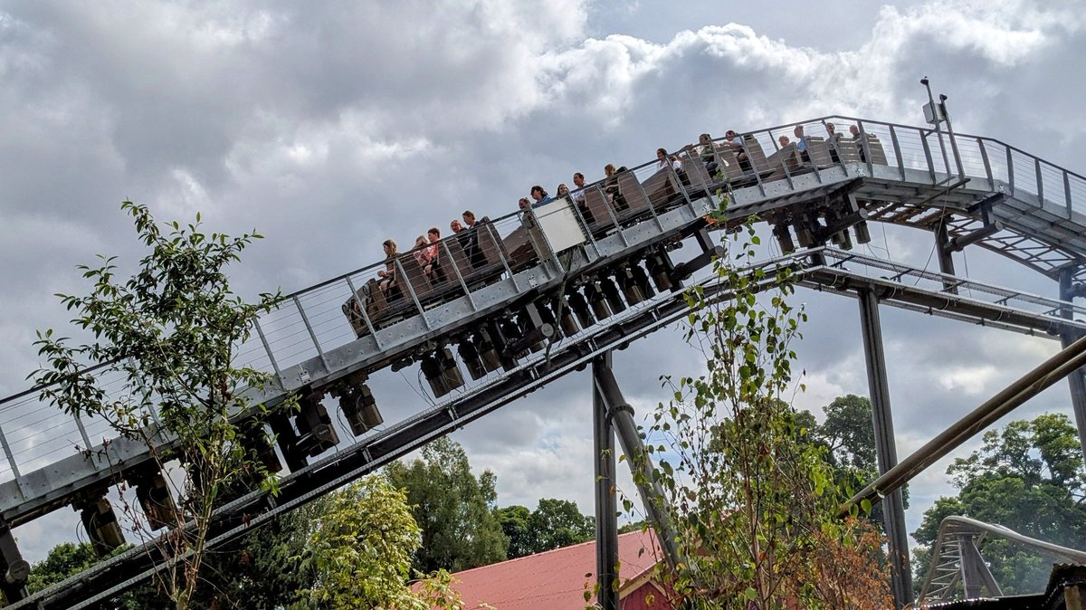 codetocoaster's tweet image. Great to get on Gold Rush at Drayton Manor! It felt surprisingly longer than expected. Cycle 2 (dropping backwards) in the front row was particularly good! Perfect addition to the park! @DraytonManor