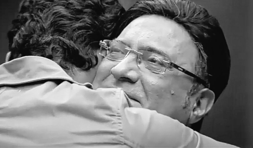 AforArpita's tweet image. The givers are so used to with only giving that sometimes even the universe takes everything from them leaving them with empty hands
I'll remember #Vanshaj as the tale of sacrifices made by,
Vidur Bharadawaj aur Vidur Bharadawaj ka Beta towards Mahajans 🎲
Mohit &amp;amp; Ali Sir 💐💫🙏🏻