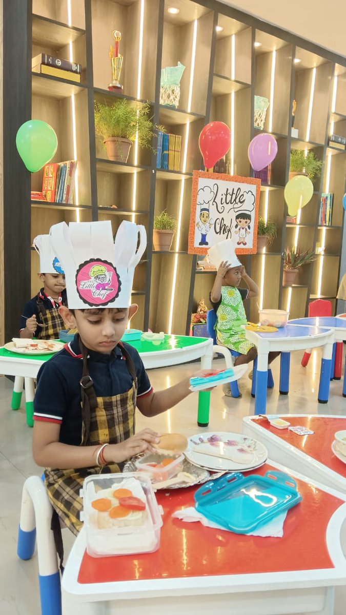 Odm_Sapphire's tweet image. Unleashing Culinary Creativity: Little Chefs’ No-Fire Cooking Activity!

On a fun-filled classroom activity, our tiny tots of ODM Happy Feet donned their chef hats 👩‍🍳❤️

#NoFireCooking #LittleChefs #ODMHappyFeet #CulinaryCreativity #FunInTheKitchen #KidsCooking #CreativeCooking