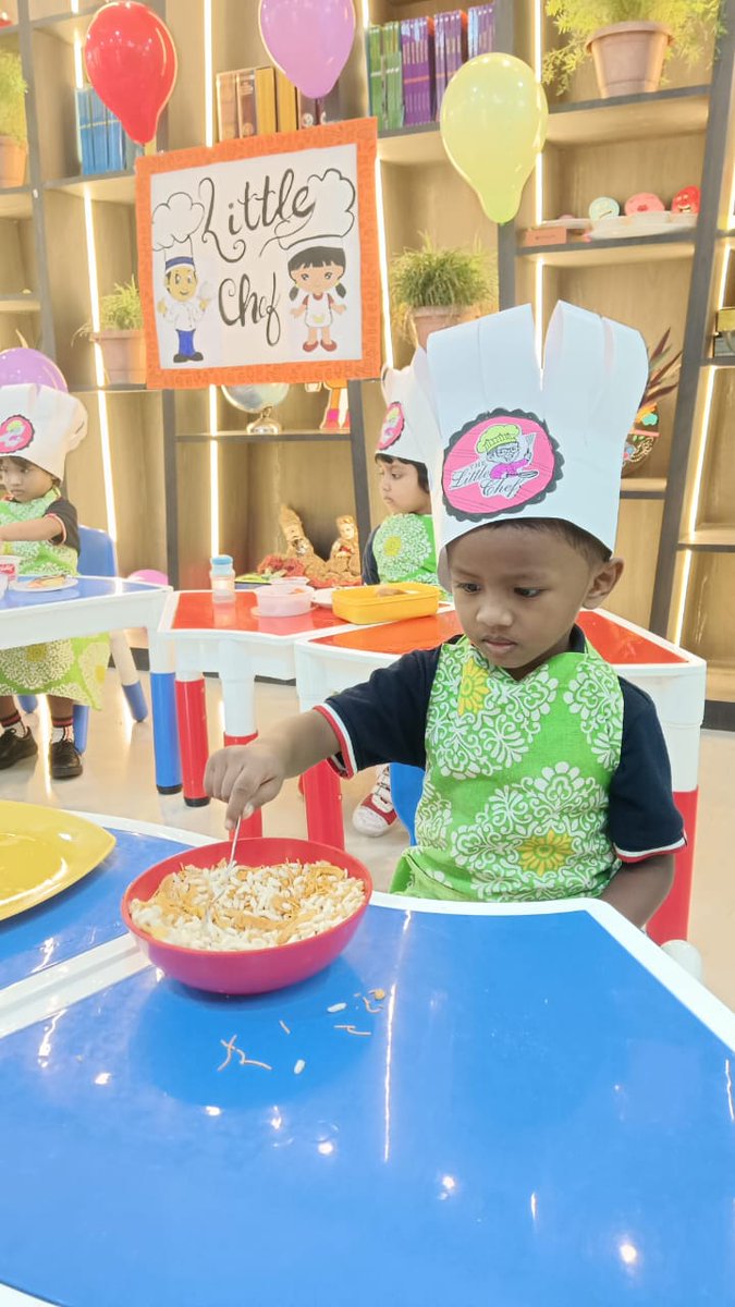 Odm_Sapphire's tweet image. Unleashing Culinary Creativity: Little Chefs’ No-Fire Cooking Activity!

On a fun-filled classroom activity, our tiny tots of ODM Happy Feet donned their chef hats 👩‍🍳❤️

#NoFireCooking #LittleChefs #ODMHappyFeet #CulinaryCreativity #FunInTheKitchen #KidsCooking #CreativeCooking