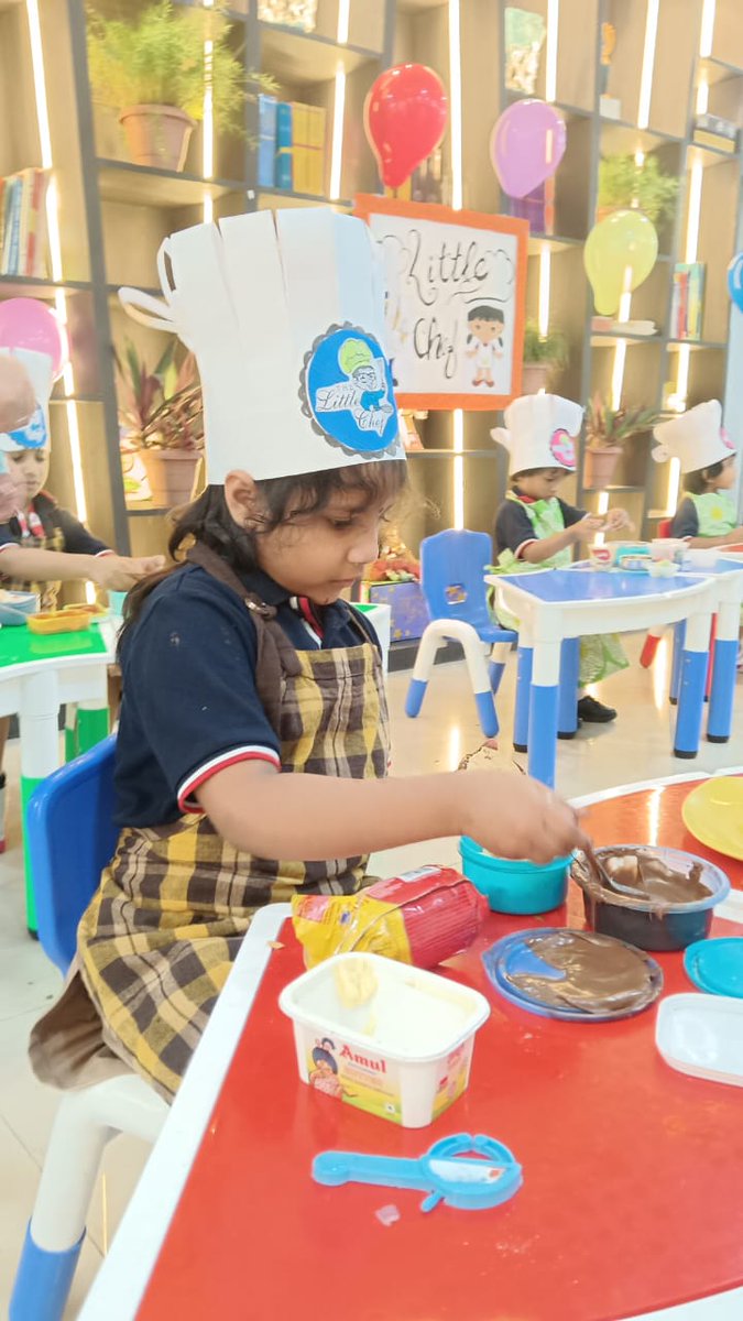 Odm_Sapphire's tweet image. Unleashing Culinary Creativity: Little Chefs’ No-Fire Cooking Activity!

On a fun-filled classroom activity, our tiny tots of ODM Happy Feet donned their chef hats 👩‍🍳❤️

#NoFireCooking #LittleChefs #ODMHappyFeet #CulinaryCreativity #FunInTheKitchen #KidsCooking #CreativeCooking