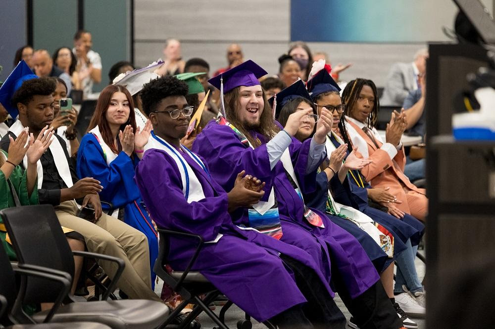 For the past 10 years, the Milwaukee Parent Institute, or MPI, has taught parents of students in Milwaukee Public Schools valuable knowledge and skills to ensure their children reach their full potential.

For more 🔽 
uwm.edu/m-cubed/news/m…