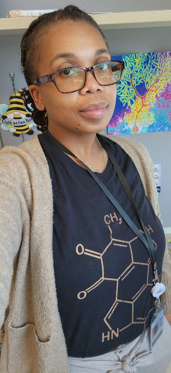 Just a girl boss, in HER OFFICE, filled with Purkinje cell pics and bee paraphernalia, wearing a shirt with the chemical structure of melanin, stressing out about funding and grants. A normal Tuesday! #BINW24