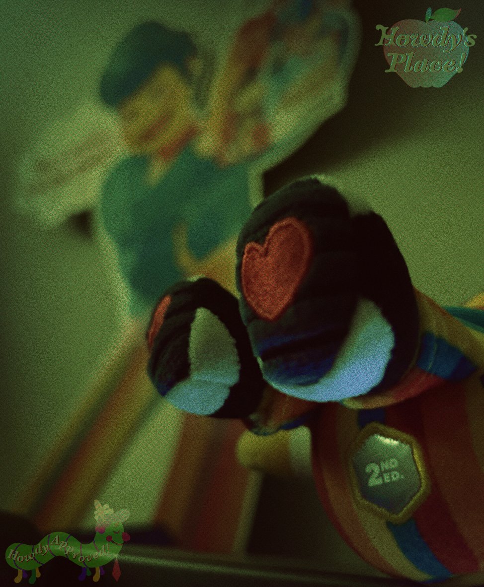 _PartyCoffin_'s tweet photo. The Wally Darling Makeship 2.0 Plush has just received an extension... Of 7 days! Yeowza... What a better way to celebrate than... With more non-existent card packs! Look at this pull! Another Rare Holographic Wally for us!

(That beauteous link below!) https://t.co/Nt3RqxpmDk