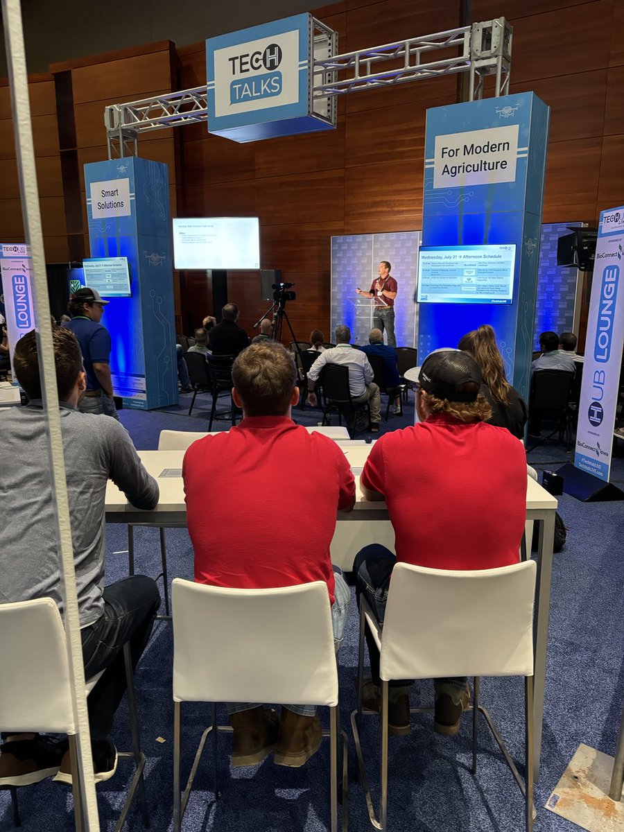 DerekReding's tweet image. Big thanks to ⁦@TrentMastny⁩ for discussing how @SWATMAPS increases his ROI with his farm and his customers here at #TechHubLIVE!!