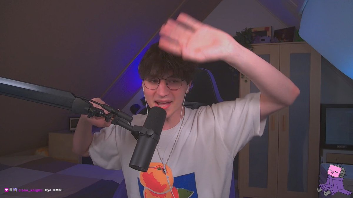 AragonUpdatesTV's tweet photo. Aragon, our boi, is back with a stream!💜🦐💜On Twitch and YouTube! Stop by! https://t.co/WOBmq5oslh