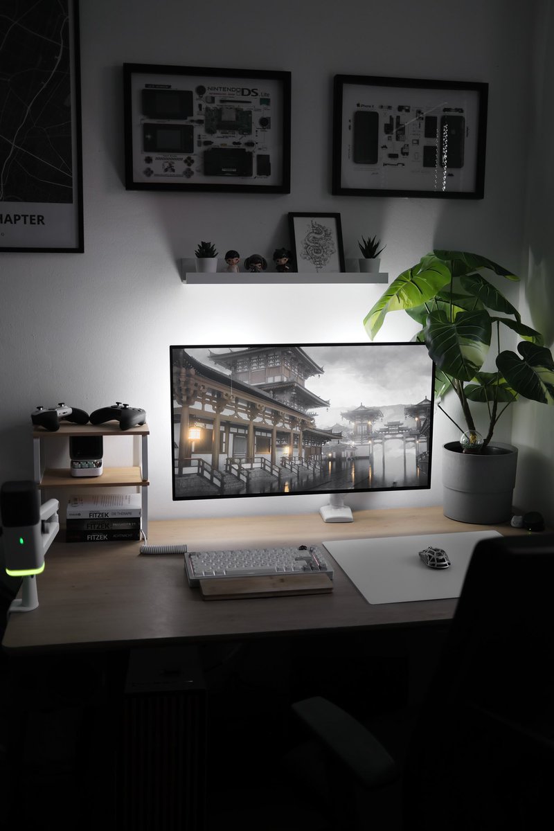 user_jaxxie's tweet image. Upgraded my Monitor to this @UltraGearGaming 32GS95UX and its a BEAST.