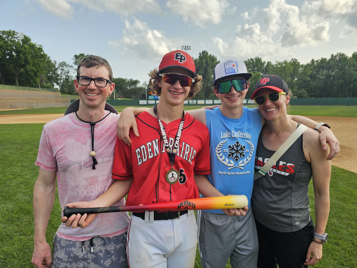 apex_bats's tweet photo. Something special happened this weekend! Apex Bats had the opportunity to make a set of team bats for Eden Prairie to use in the Cologne Glad Days Wood Bat Tournament...and they won the championship! Way to go boys! 

@BaseballEP 
@MacstrengthG https://t.co/OHkUy5iuFp