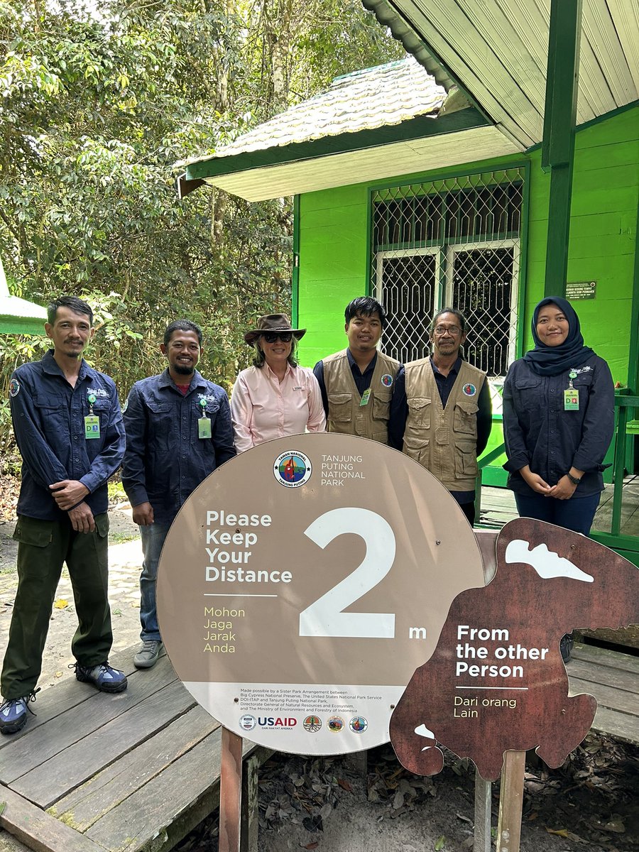 AsstSecCantor's tweet image. It was a pleasure to meet with officials from Indonesia’s Ministry of Environment and Forestry to discuss collaboration on wildlife law enforcement and protected areas management. Thank you for the tour of the incredible Tanjung Puting National Park.