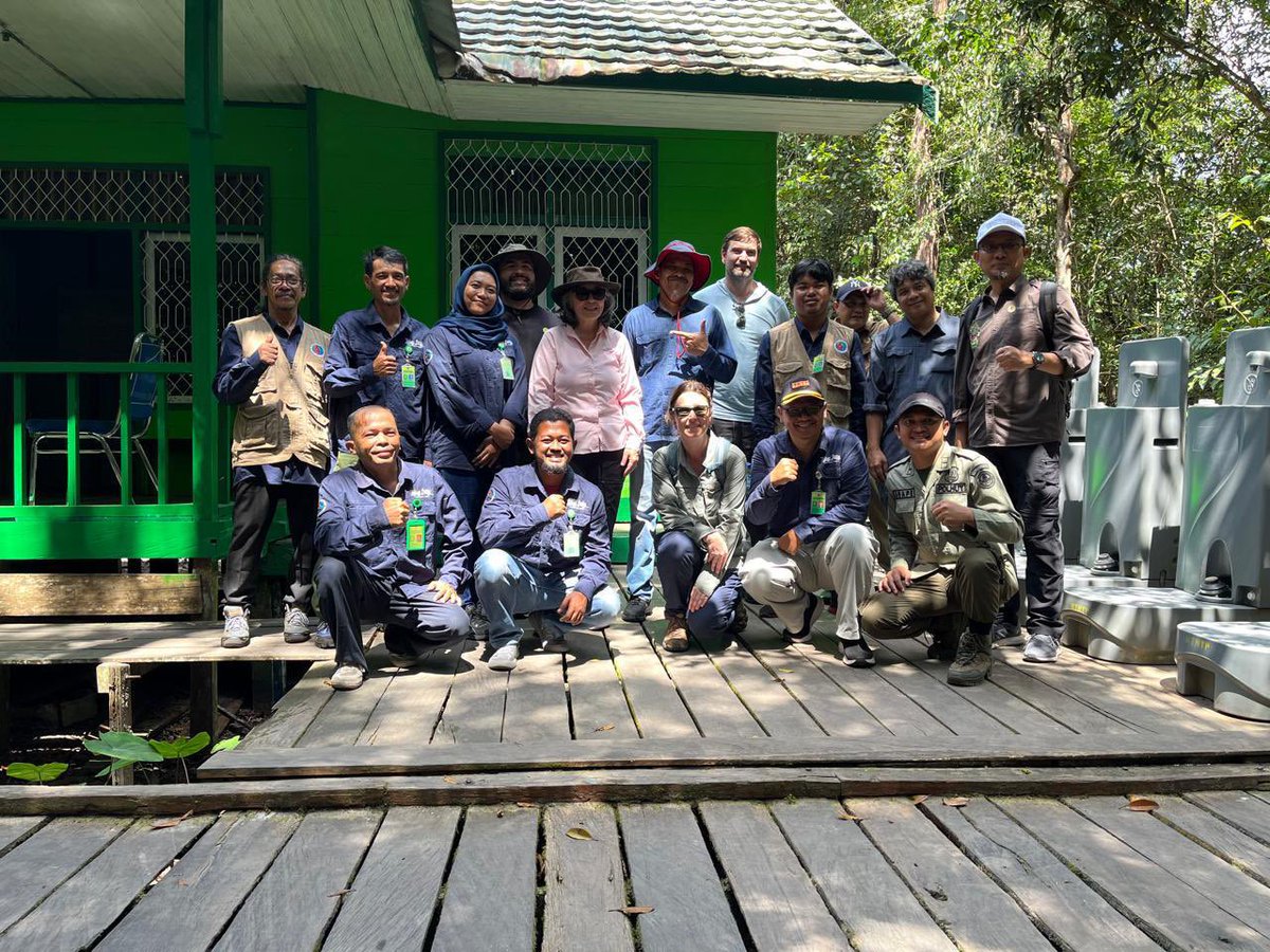 AsstSecCantor's tweet image. It was a pleasure to meet with officials from Indonesia’s Ministry of Environment and Forestry to discuss collaboration on wildlife law enforcement and protected areas management. Thank you for the tour of the incredible Tanjung Puting National Park.
