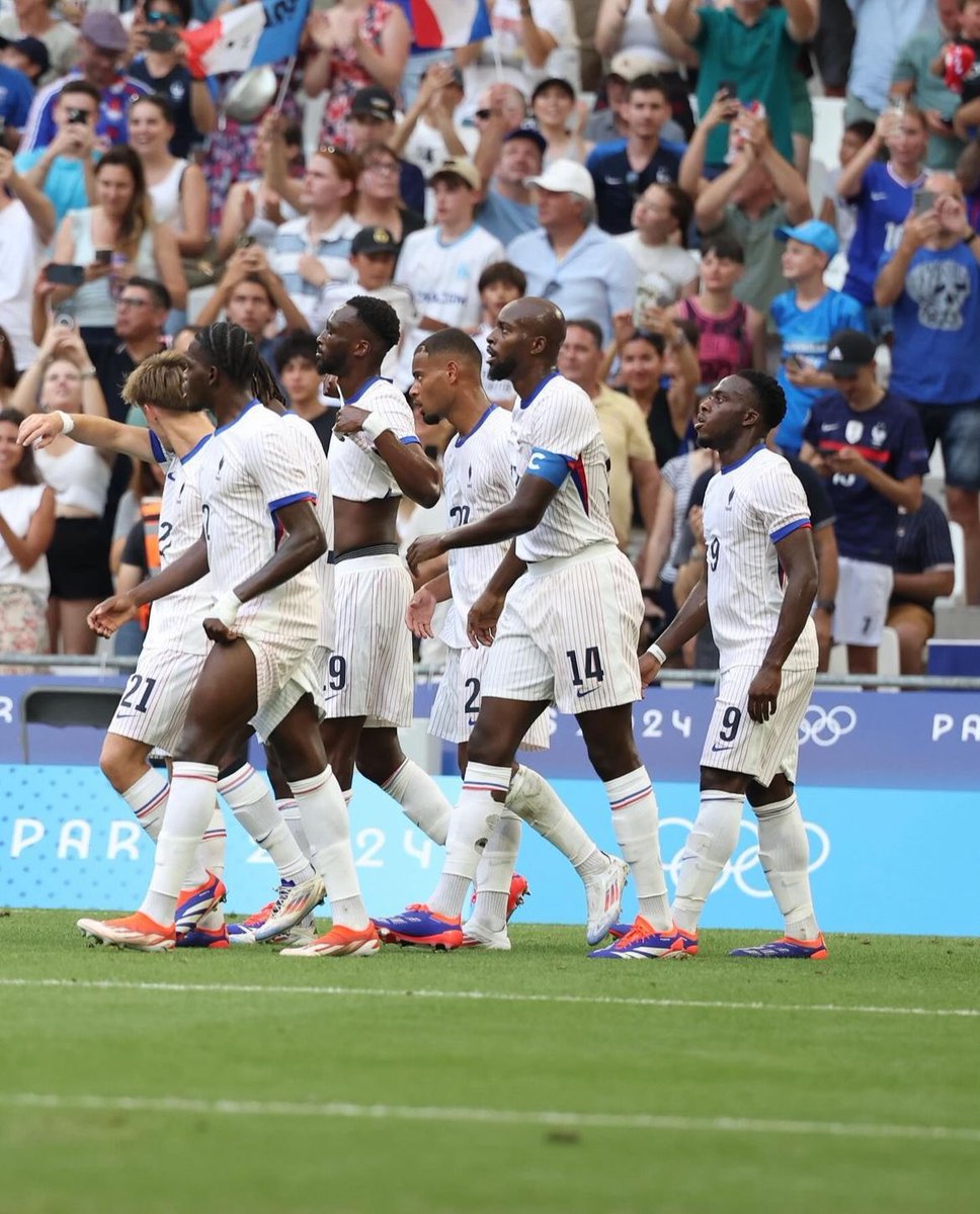 Futupds's tweet photo. 🚨SCORE ALERT🚨 GOAL!!! #France STRIKES AGAIN!!!

#NewZealand need to get something going if they want to go on to the Quarter Finals!

#LeBleus ARE READY FOR THE GOLD MEDAL!!

WHAT A MATCH!

#Olympics|#PARIS2024|#ParisOlympics https://t.co/gOGpjp3ARu