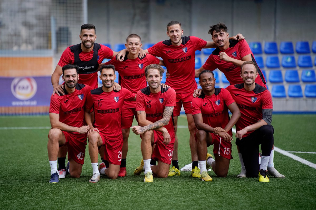 Equip guanyador del repte del gol en porteria petita i xut al travesser 🏅⚽️

⏳ <a href="/AEK_FC_OFFICIAL/">AEK F.C.</a>

#seremmés💙🖤 #ConferenceLeague