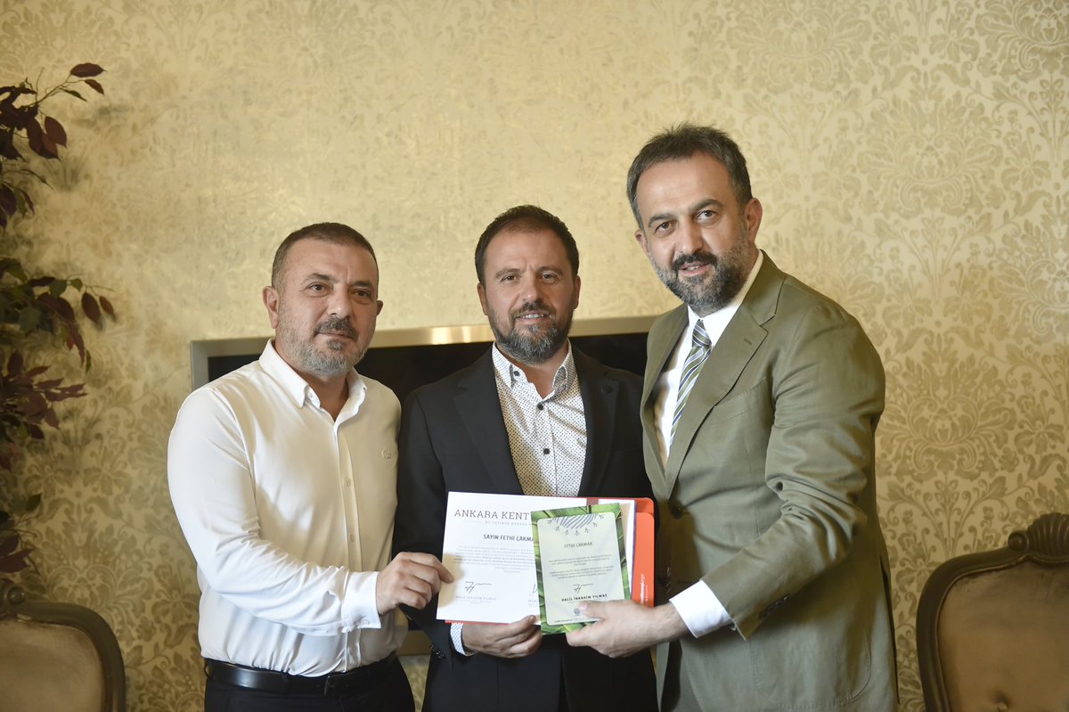 Sincan Belediye Başkanı Murat Ercan, genel kurul tebrikleri için Ankara Kent Konseyi’ni ziyaret etti.