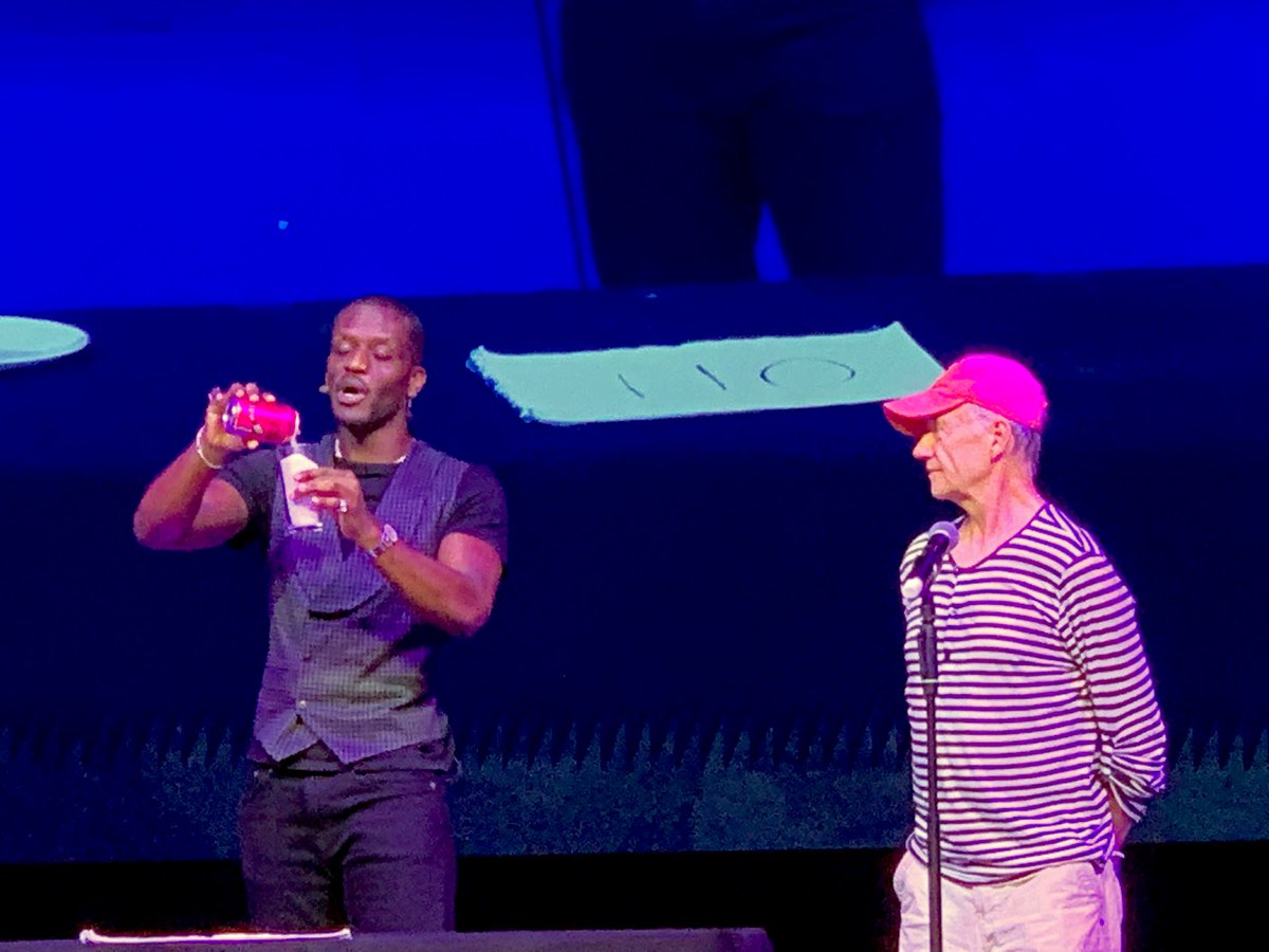 夕方はクルーズ船での2回目マジカルボーンズ(<a href="/MagicalBones/">Magical Bones</a>)のショーに妻と参加

1回目とはまた違うトリックで、色々楽しかった
1度失敗したかのように見せて、失敗を上回る大成功トリックをするタイプのマジシャンだけに毎回感動が凄かった