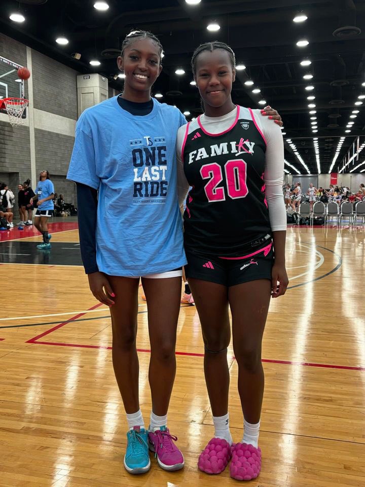 Special shoutout to 2 of our coming SENIORS, Amira and CeeJay, on finishing their last AAU season 🤩

#HerAtHun #HunStrong #HUNgry #OnTheHUNt #basketball #girlsbasketball #highschoolbasketball #empowerwomen #femalesports #wolfpack #energy #aau #aaubasketball