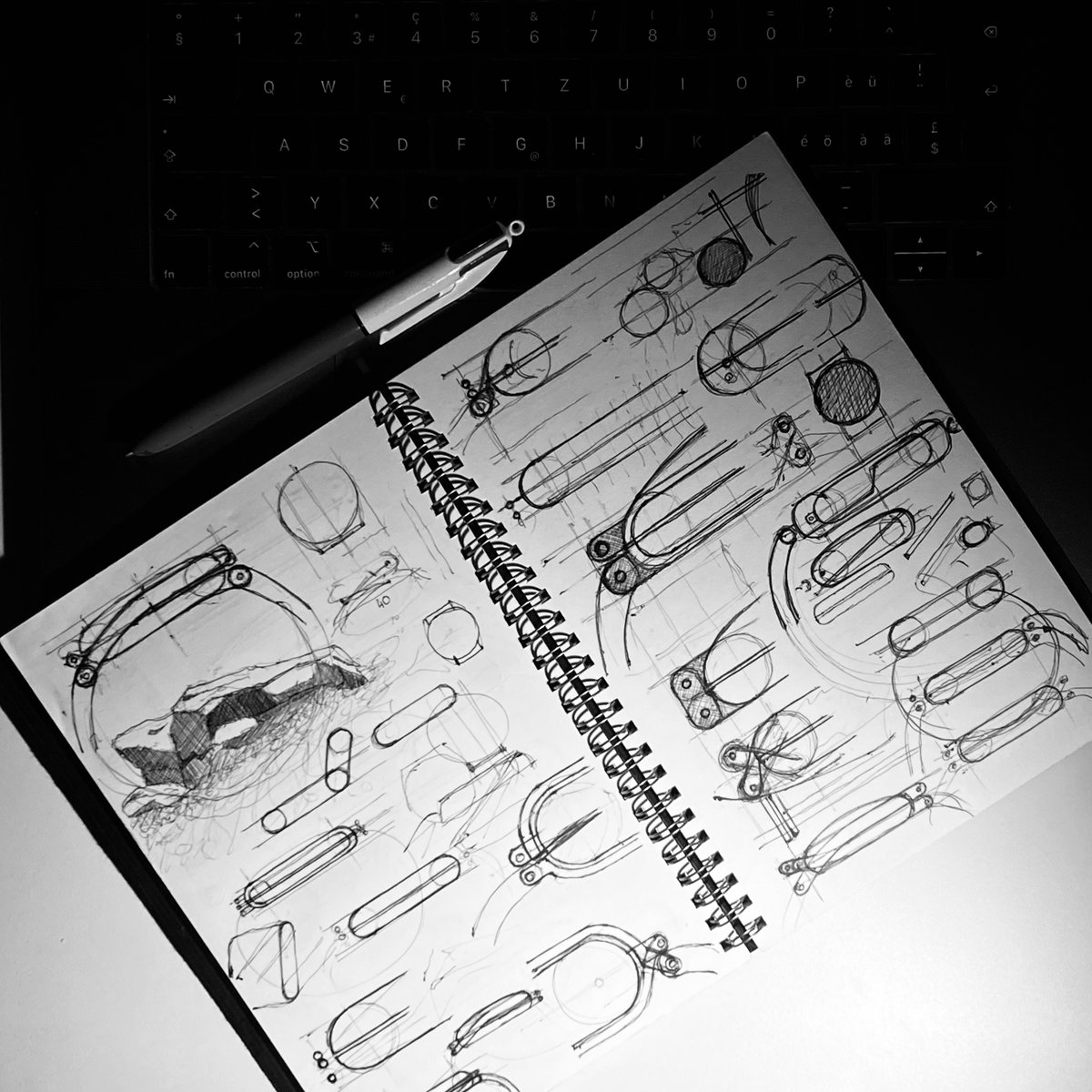 link_johan's tweet image. New watch project in progress 

#SketchDesign #Design #drawing #WATCH