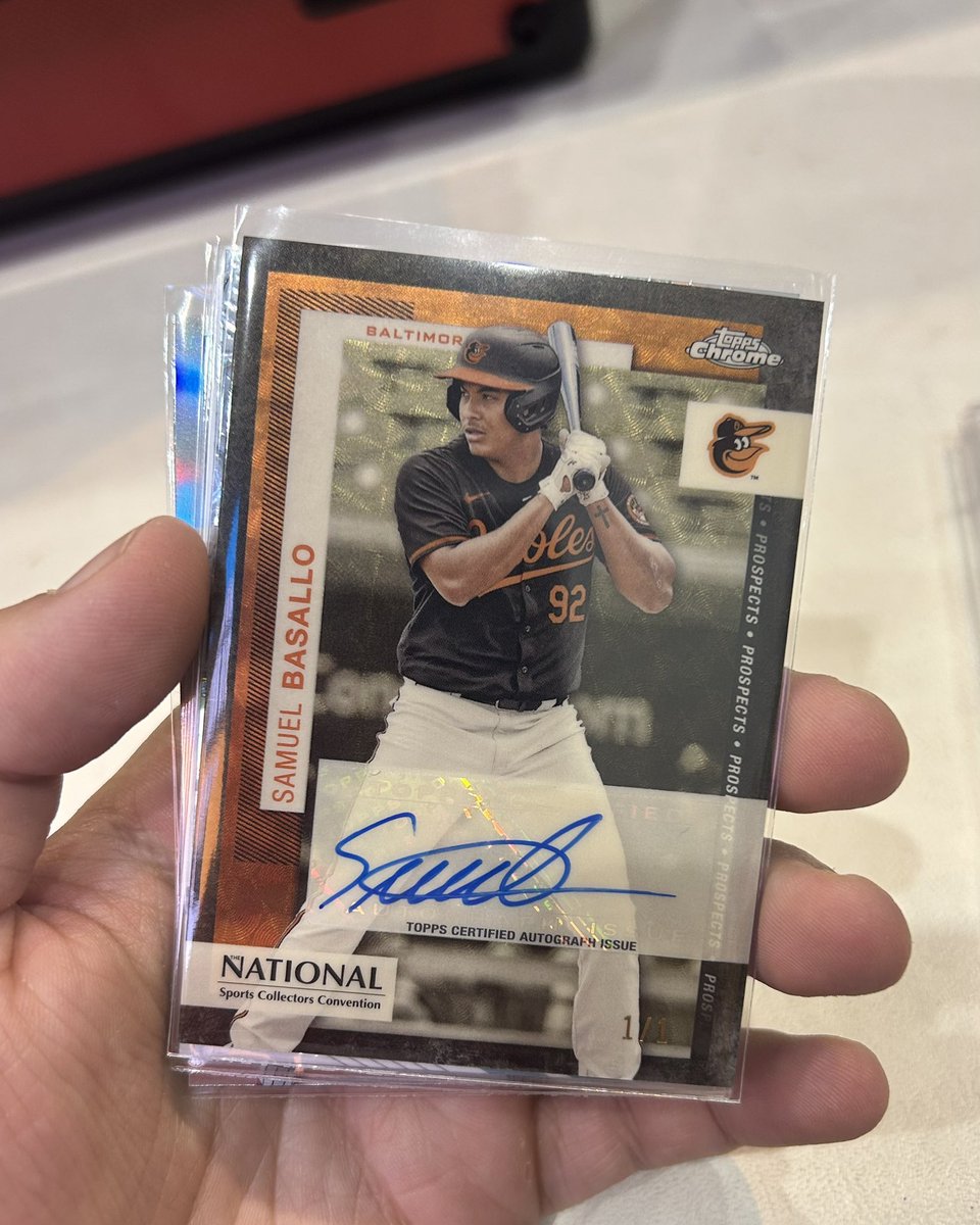 CaracoCards (@caracocards) on Twitter photo National Packs treated me well…
Basallo 1/1 auto National Packs treated me well…
Basallo 1/1 auto