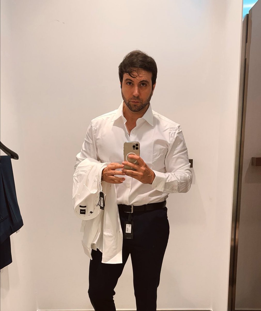 AgentePablobj's tweet image. como no voy a tener ego si este chad me dice guapisimo hace 12 años