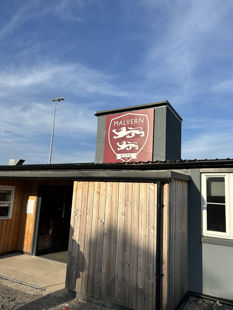 ChrisDaynes2's tweet photo. Seasiders on a holiday tour at The Hillsiders… @MalvernTown1946 @Felixseasiders https://t.co/GZ3TVi3J3H