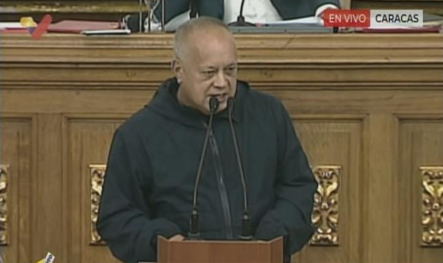 lubrio's tweet photo. Diosdado Cabello: "Si quieren provocarnos, vamos a caer en la provocación. Pero los vamos a joder, porque este pueblo no merece derramar una gota más de sangre por el fascismo. Este pueblo ha luchado mucho para que el fascismo venga ahora a tratar de lavarse la cara con unas elecciones que jamás ganaron"