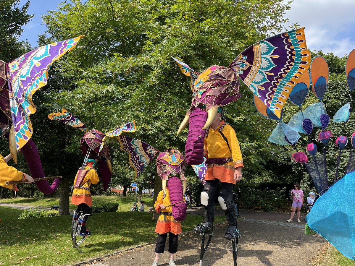 Peekaboo - Skylight’s members took part in the stunning parade today with 😃 <a href="/GlobalGrooves/">Global Grooves</a> #feelgoodfamilypicnics
