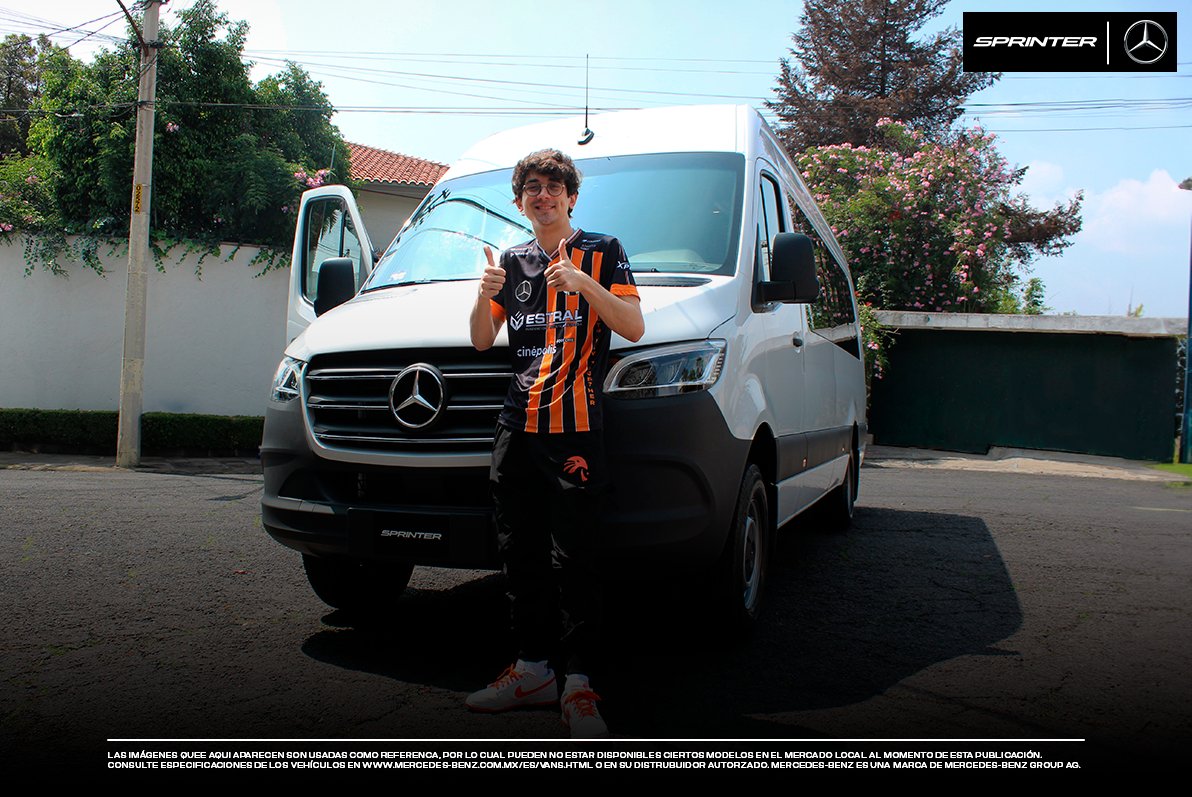 EstralEsports__'s tweet photo. Los playoffs de la LLA están a pocas horas de iniciar y nuestra meta es el bicampeonato.

¿Se suben con nosotros a la Sprinter de @mbvanesmx o que? 
Su fortaleza nos acompaña en el camino hacia el bicampeonato 😉
#SomosEstral #LLA #MercedesBenz #MBvans #Sprinter #MercedesBenzVanes