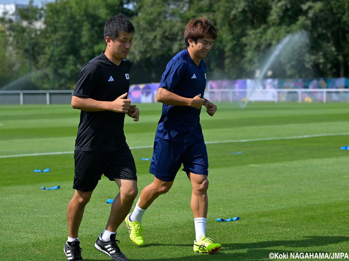 bs3chat's tweet photo. 🚑| And breathe.. Yu Hirkawa is back in training for Japan, as he hopes to recover from his injury. He was not included in the squad today against Israel, but will hope to be back, should Japan make it through this evening.

#BristolCity https://t.co/sHpKDInZYb