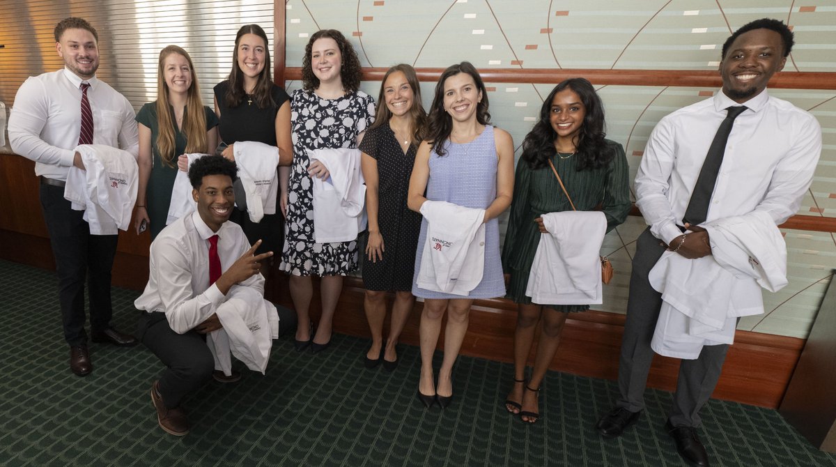 UCincyMedicine's tweet photo. The @UCincyMedcine Class of 2028 completed its first week last Friday &amp; celebrated it by receiving their first white coats. The 183 students include 171 in the medical degree program &amp; 12 in the Medical Scientist Training Program where they will receive both MD &amp; PhD degrees. https://t.co/S4xKKrkoxq