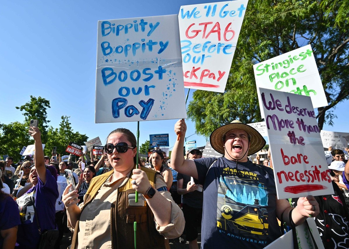 More Perfect Union tweet media