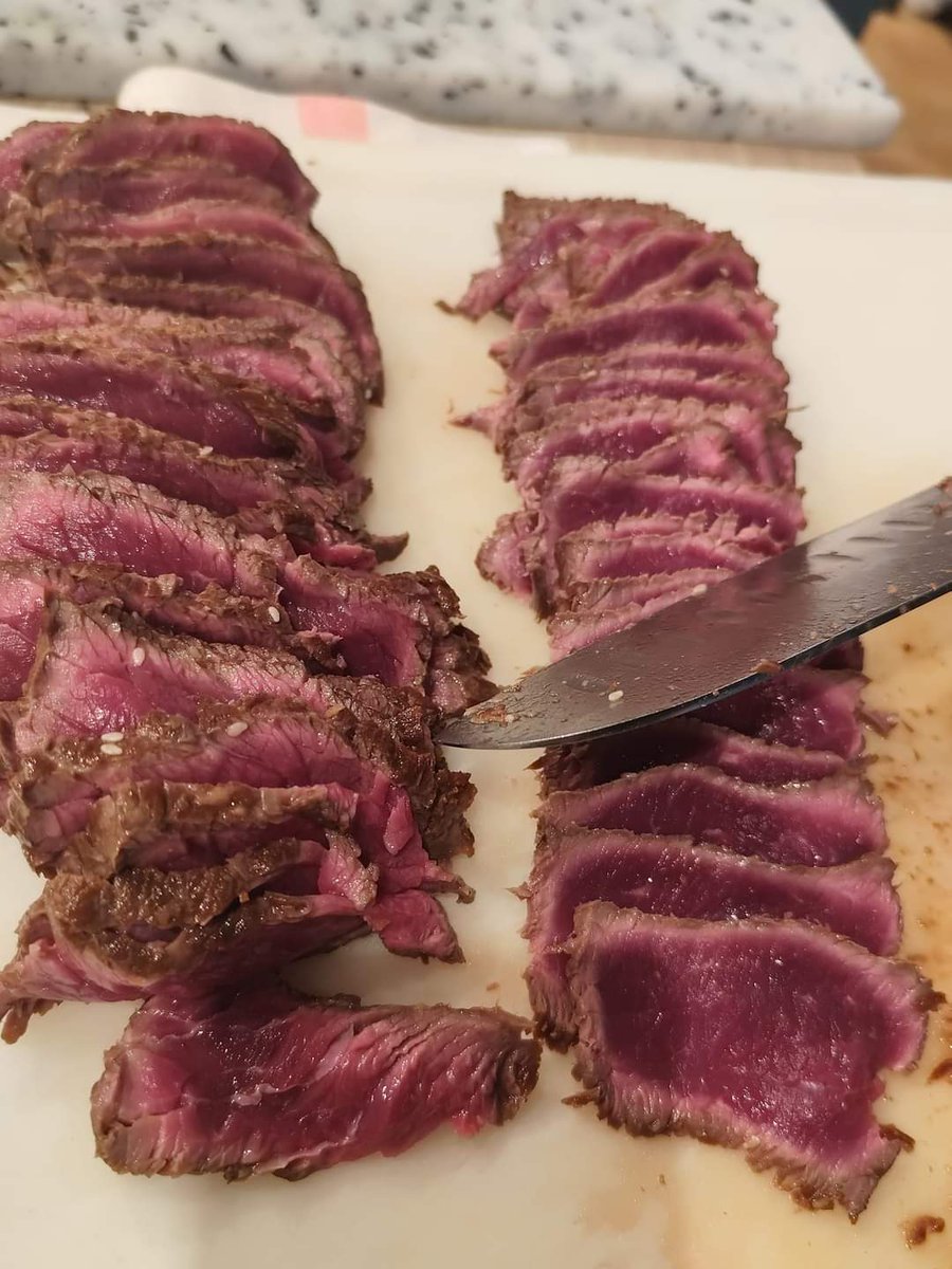 InterbevGdEst's tweet photo. @foireauxvinsdAlsace : Cook show !! La Fédération des bouchers charcutiers traiteurs d'Alsace avec @InterbevGdEst : « le meilleur de l’Alsace ». Réalisation  d'un tartare au couteau et d'un tataki de boeuf. #boucheriefrancaise #artisanat
#localite #ceuxquifontlaviande https://t.co/1WyvXO0lYd