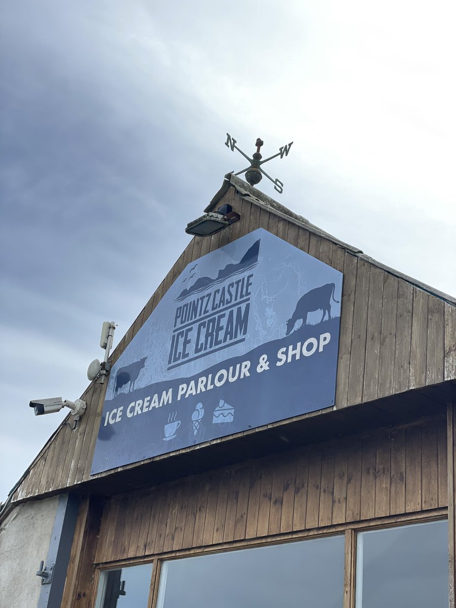 LifeAtStNon's tweet image. Today we had a visit from @CariadPet therapy in the morning 🦮❤️ and headed out to Newgale for an ice cream and to enjoy the sunshine in the afternoon  ☀️🍦